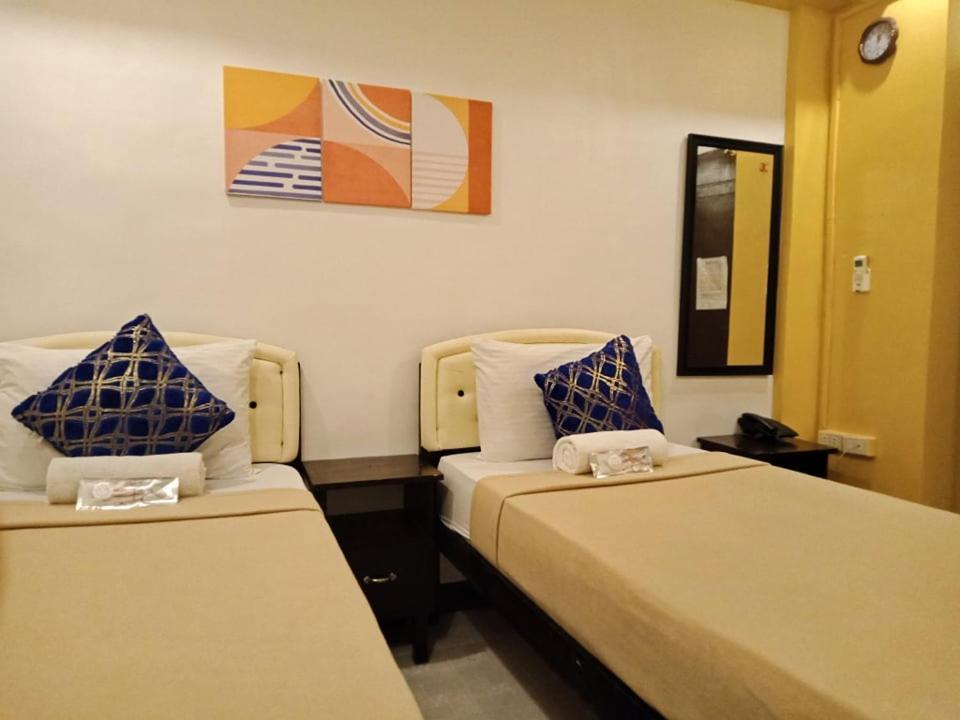 Amax Inn Cebu Мандауэ Экстерьер фото