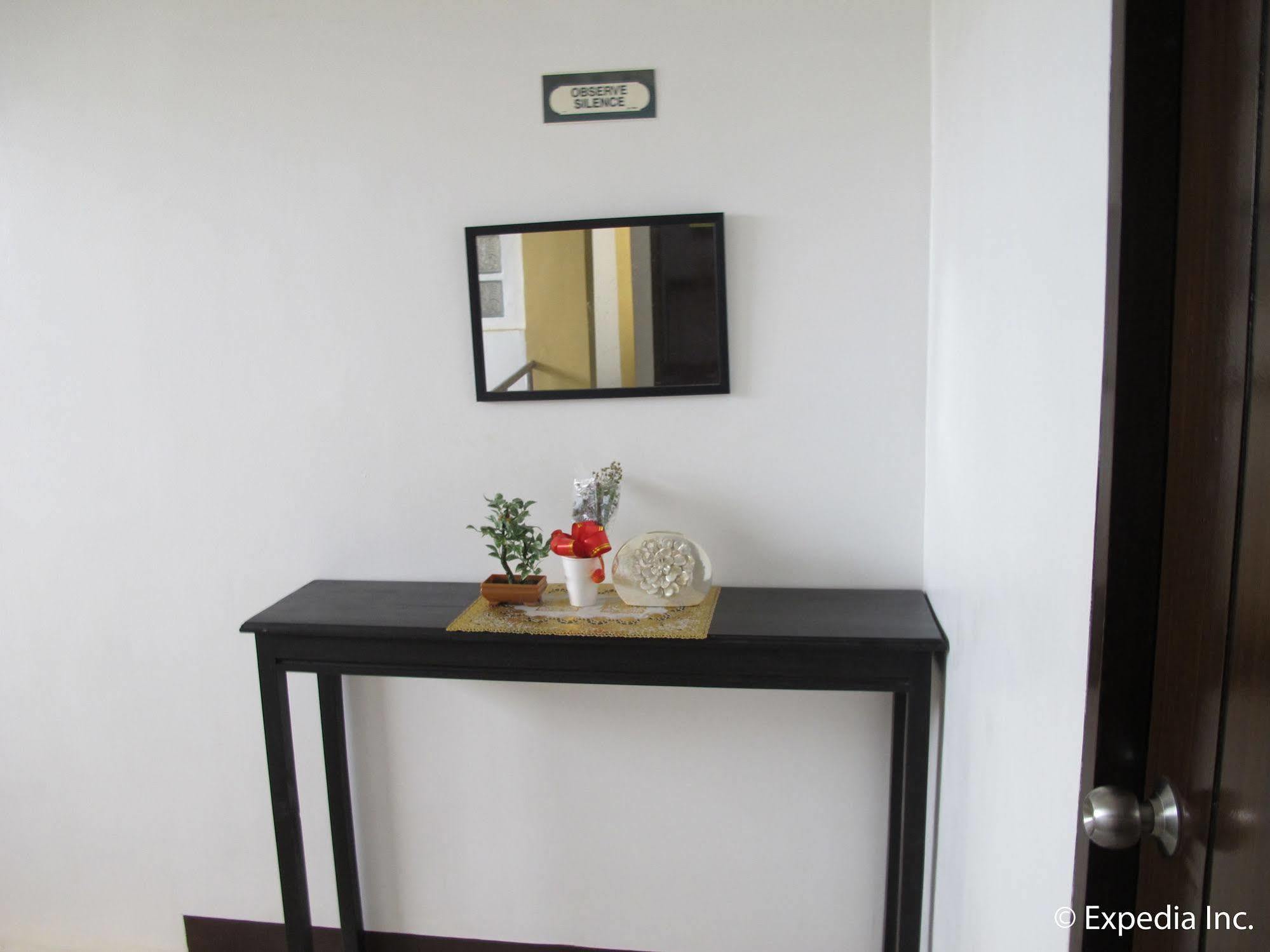 Amax Inn Cebu Мандауэ Экстерьер фото