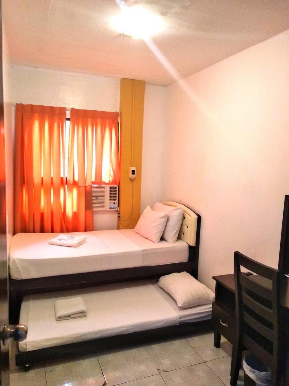 Amax Inn Cebu Мандауэ Экстерьер фото