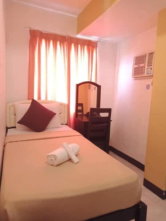Amax Inn Cebu Мандауэ Экстерьер фото